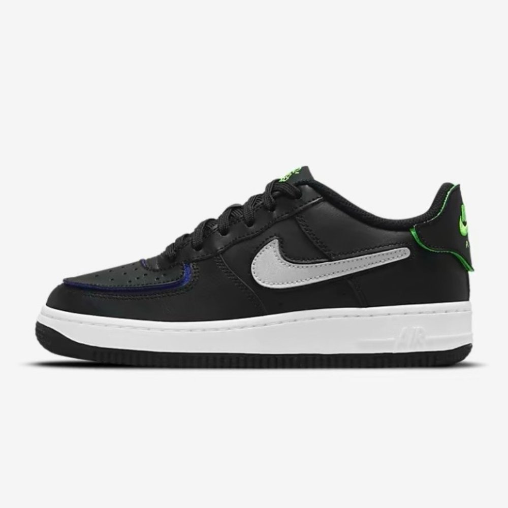 USED Unisex Big Kids Nike Air Force Ones (Size 7Y)